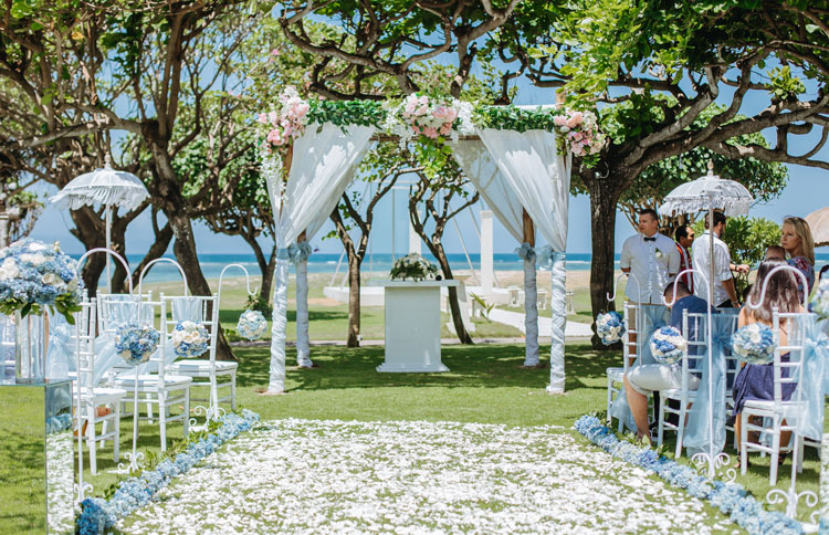 Wedding in the lush garden with the sounds of the ocean, Bali wedding, garden ocean view wedding venue