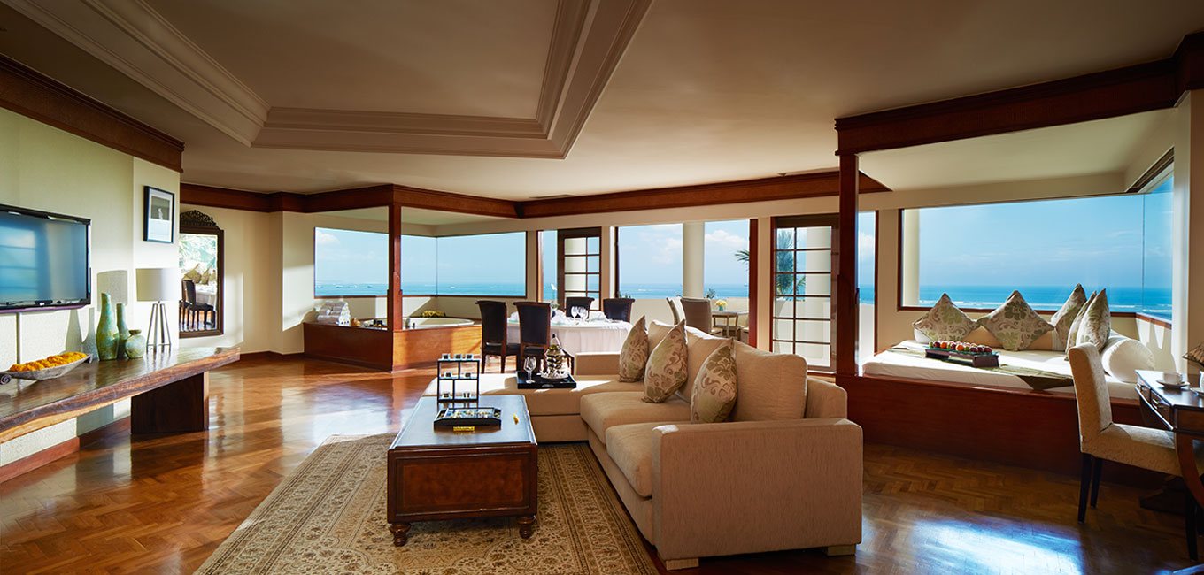 living room with jakusi of 2 Bedroom Ocean View Apartment