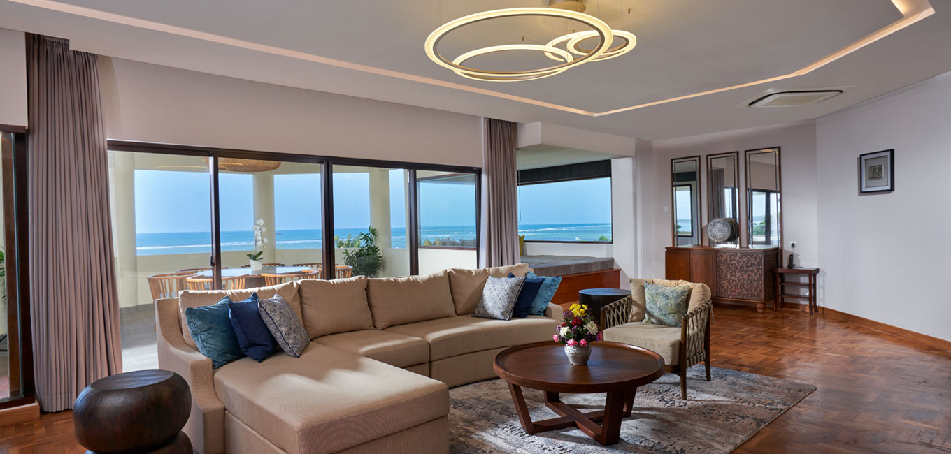 living room with jakusi of 2 Bedroom Ocean View Apartment